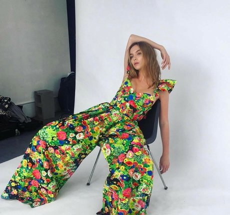 Jodie Comer pretty actress pics