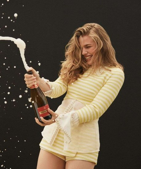 Teagan Croft libre de estrellas recopilación