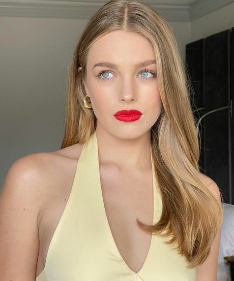 Teagan Croft desnudos de modelos galerías