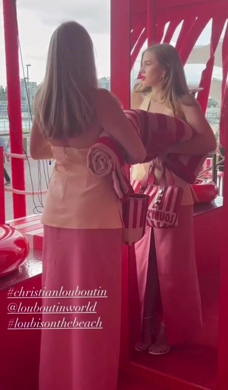 Teagan Croft actriz desnuda imágenes