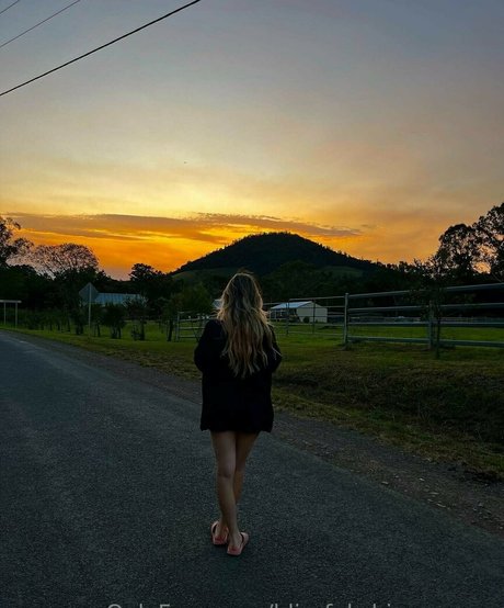 Blissful Whisper ASMR xxx étoile image