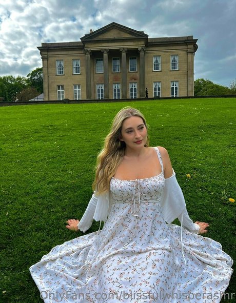 Blissful Whisper ASMR mejor estrella fotos