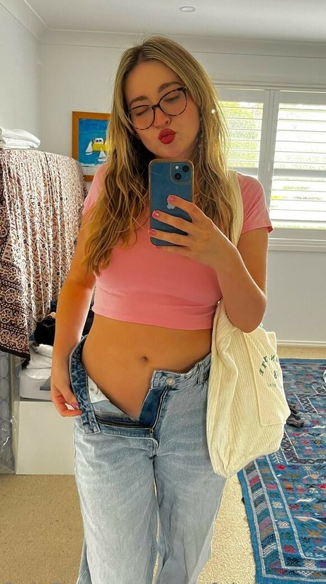 Blissful Whisper ASMR estrella perfecta fotos