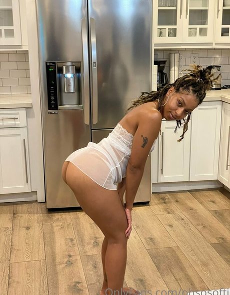 ohsosofti actriz erótica foto