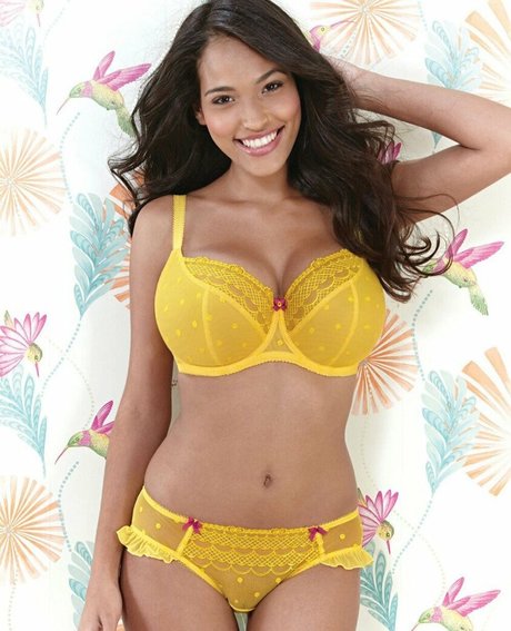 Jinna Cabrera haut étoile photos