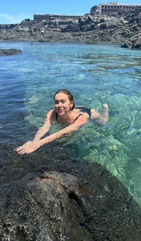 Greta Fernandez modèle adulte images