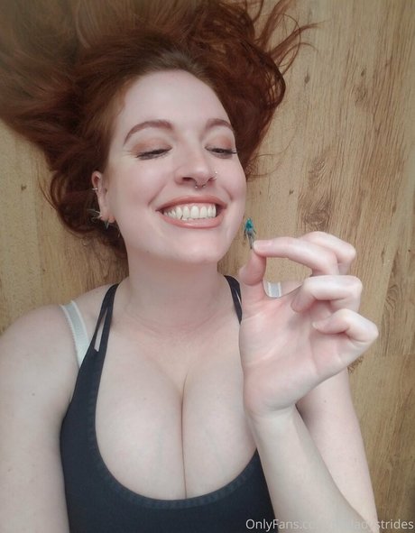 giantessgingerofficial étoile de haute qualité photo