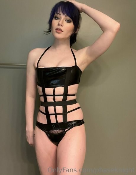 Phaseknight pretty pornstar image