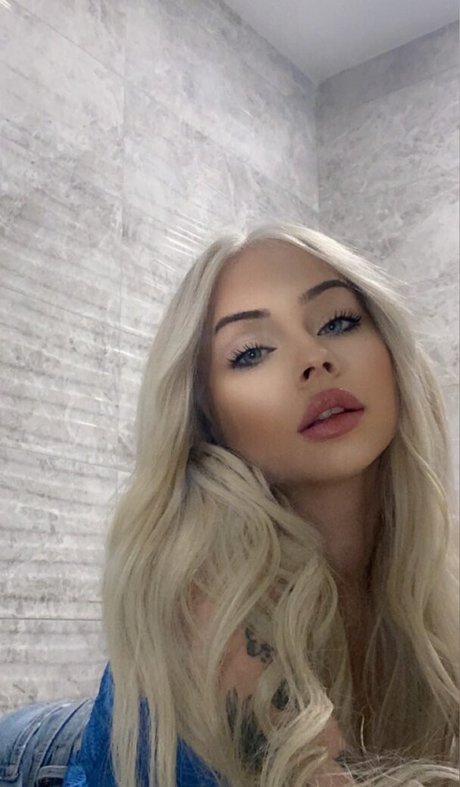 Elif Filyos star adult pictures