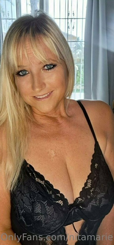 nitamarie1 star du porno chaude photos