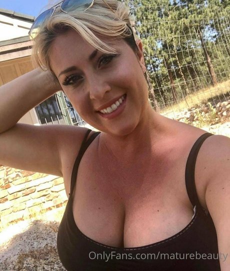 nitamarie1 star du porno adulte galerie