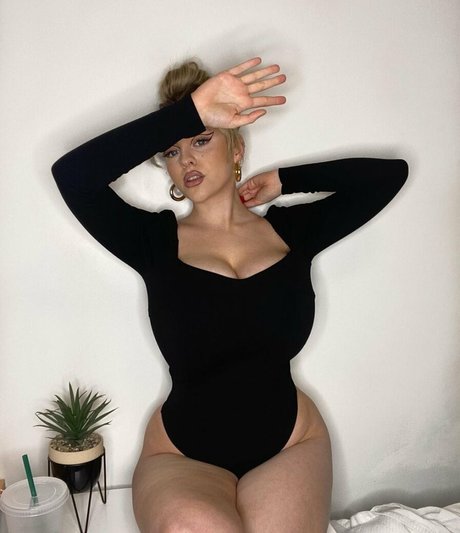 Amber Rose Brightman estrella porno atractiva imagen