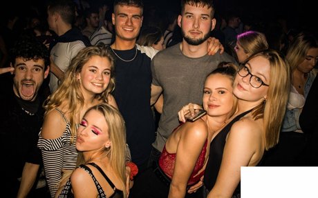 Amber Rose Brightman actriz libre galerías