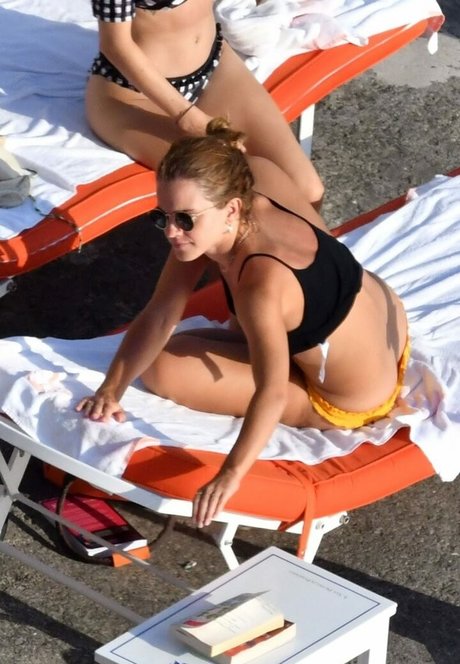 Buttcracks star érotique image