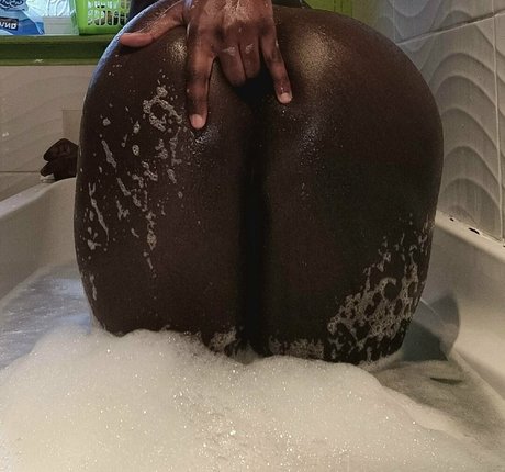 fatalefemboy model exclusive image