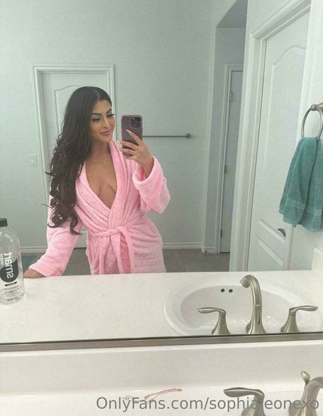 Sophialeonexo xxx star du porno photo