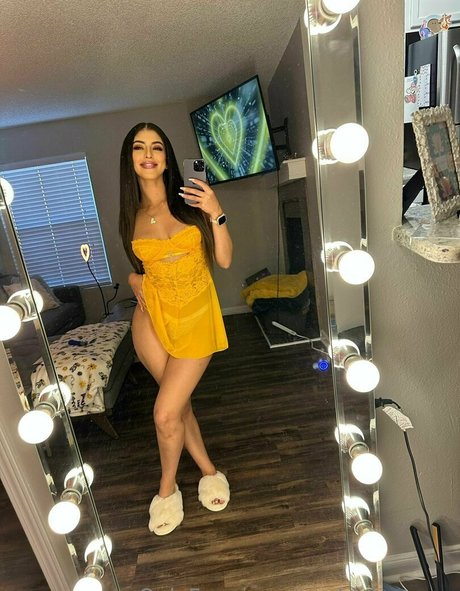 Sophialeonexo actriz atractiva fotos