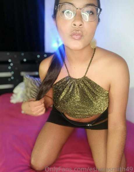 eslunasmith49 hot model img