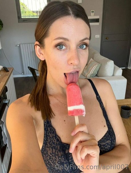 april007 estrella porno atractiva galería