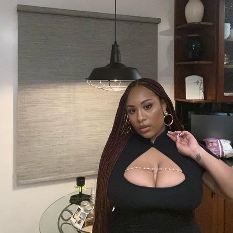 Kathrynn Marie estrella porno desnuda archivo