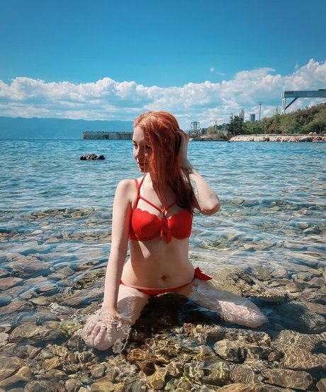 vleafnin star nude photos