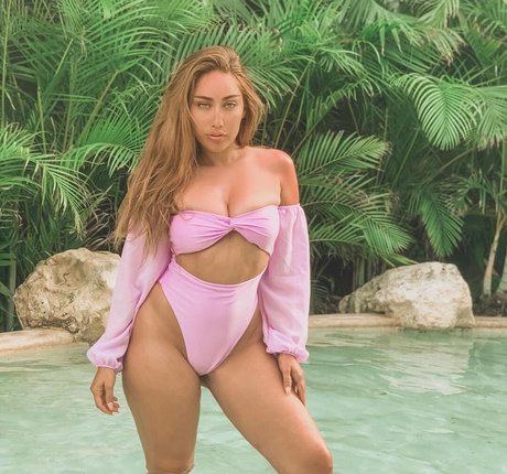 Korrina Rico estrella porno caliente galerías