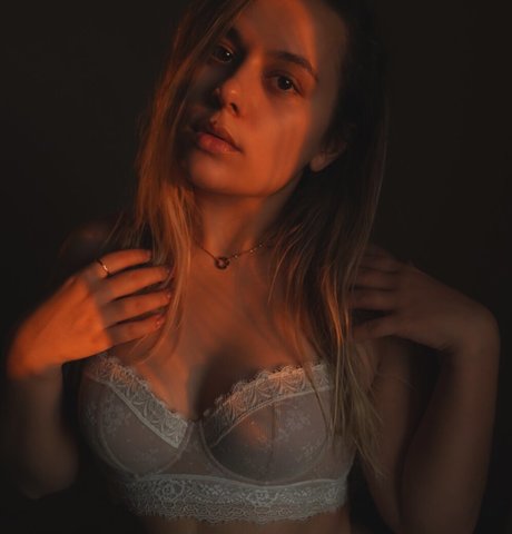 HoneyGirl linda estrella fotos