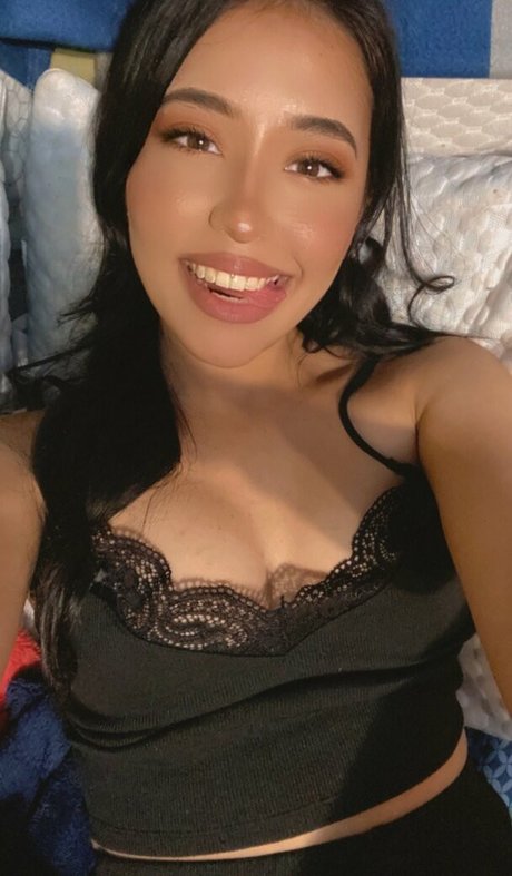 Agnes Inezz star du porno en haute qualité des photos