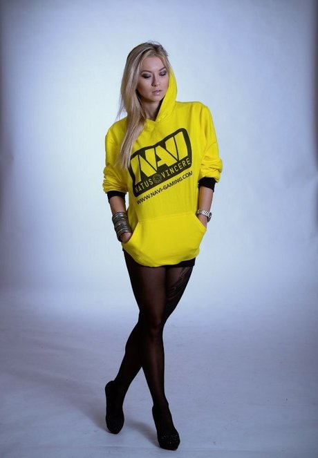 Polina Logunova estrella bonita archivo