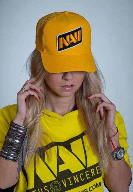 Polina Logunova modelo sexy imágenes