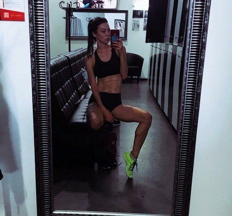 Polina Logunova buena estrella porno recopilación