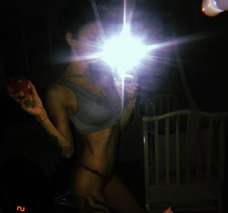 Polina Logunova star du porno parfaite archive