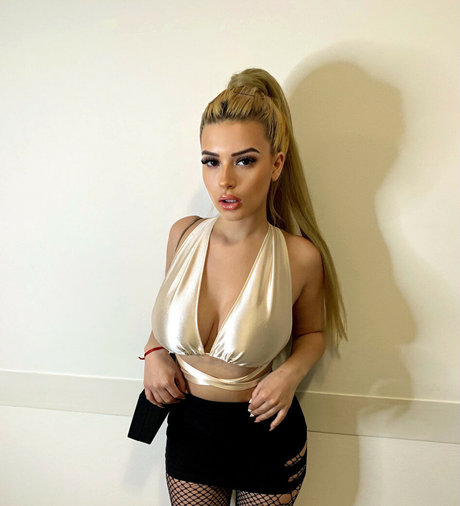 Anastasia lux modelo libre imagen