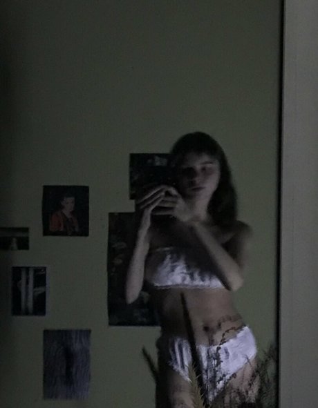 idontwannaklesch actriz adulta galerías