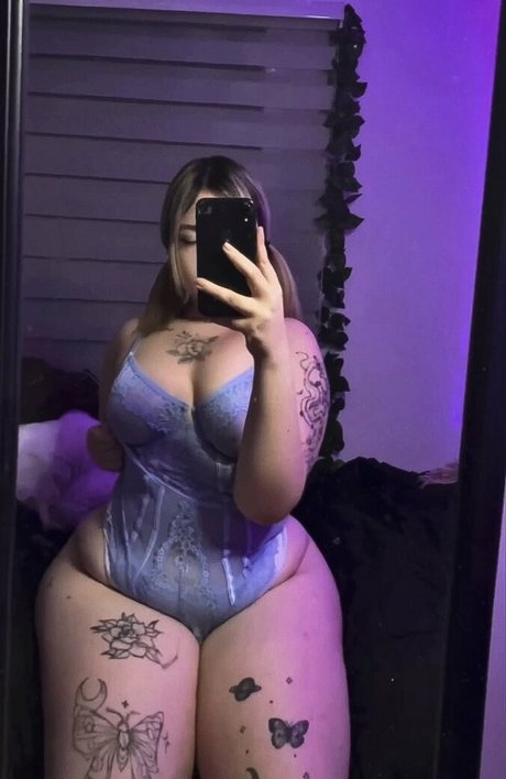 mathildawtf model naked photos