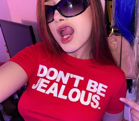 Chxrrychick actrice nue photos