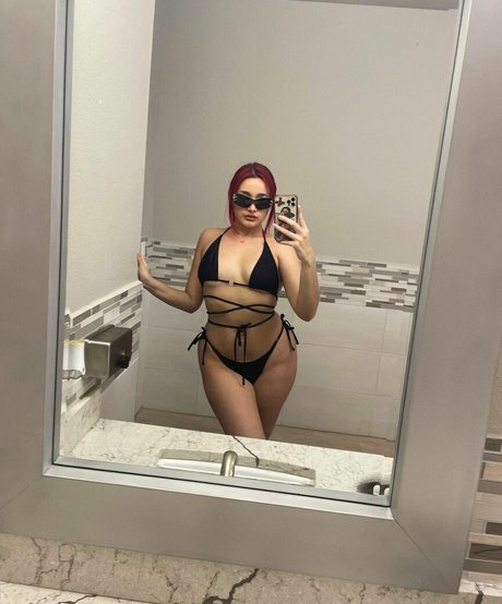 Chxrrychick estrella porno caliente foto