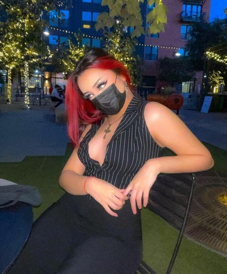 Chxrrychick modelo superior fotos