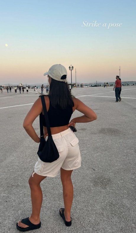 Develique sexo modelo imágenes