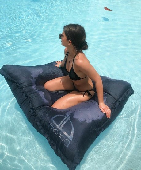 Develique étoile nue galeries