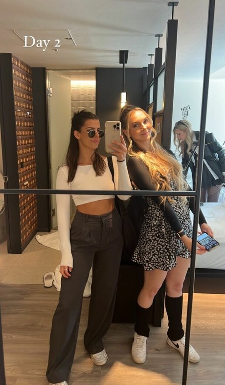 Develique actriz adulta galería