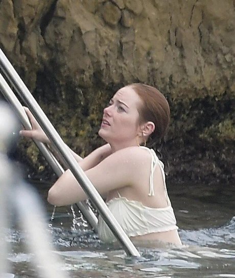 Emma Stone actriz de desnudos galería