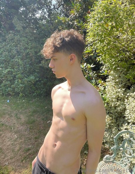 kiekie18x actrice de nus photos