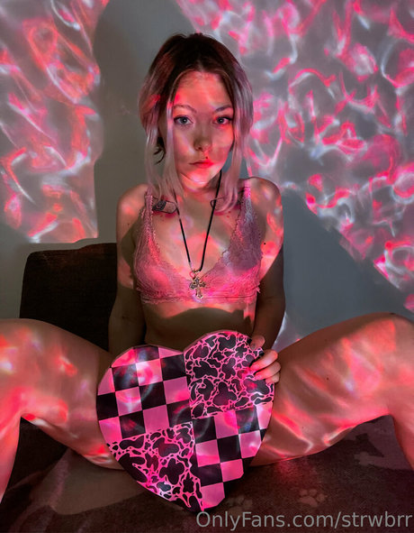 strwbrr hot star gallery