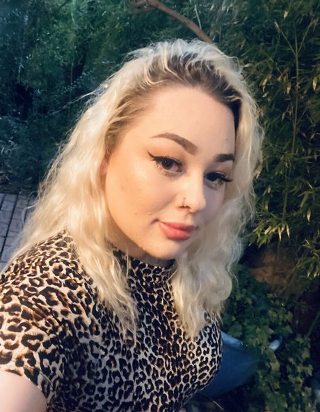 hailey rae20 modèle chaud photos