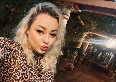 hailey rae20 estrella porno desnuda imagen