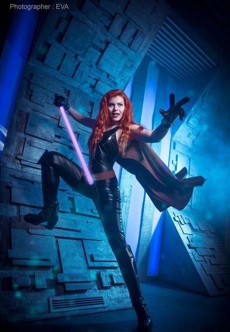 Anya Ichios estrella porno desnuda archivo