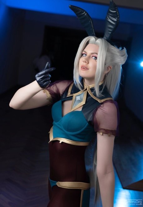 Anya Ichios actrice érotique img