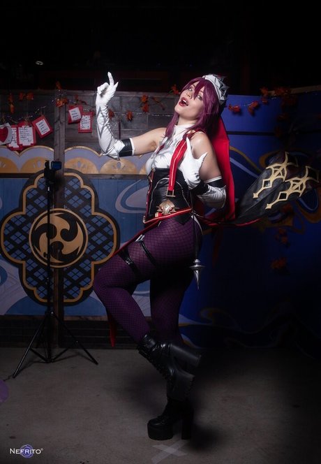 Anya Ichios modèle images