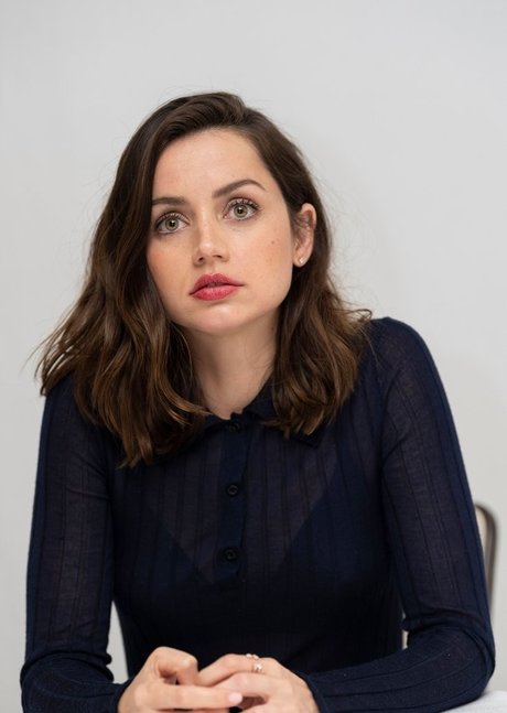 Ana De Armas arte estelar galería